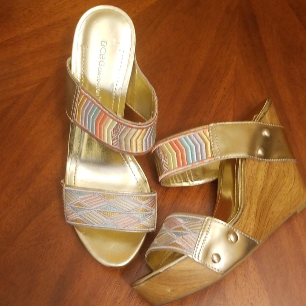 BCBGeneration pastel wooden wedges open toe Rk:9:7